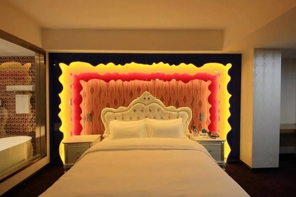 ****  Luoyang Mubin Business Hotel 古城镇 中国