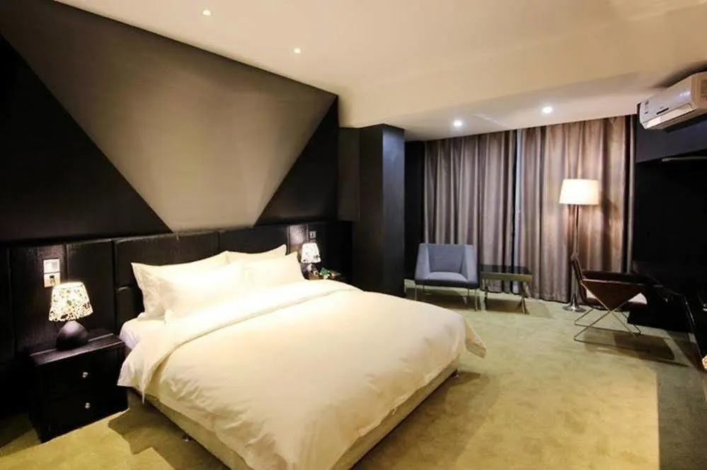 Luoyang Mubin Business Hotel 古城镇